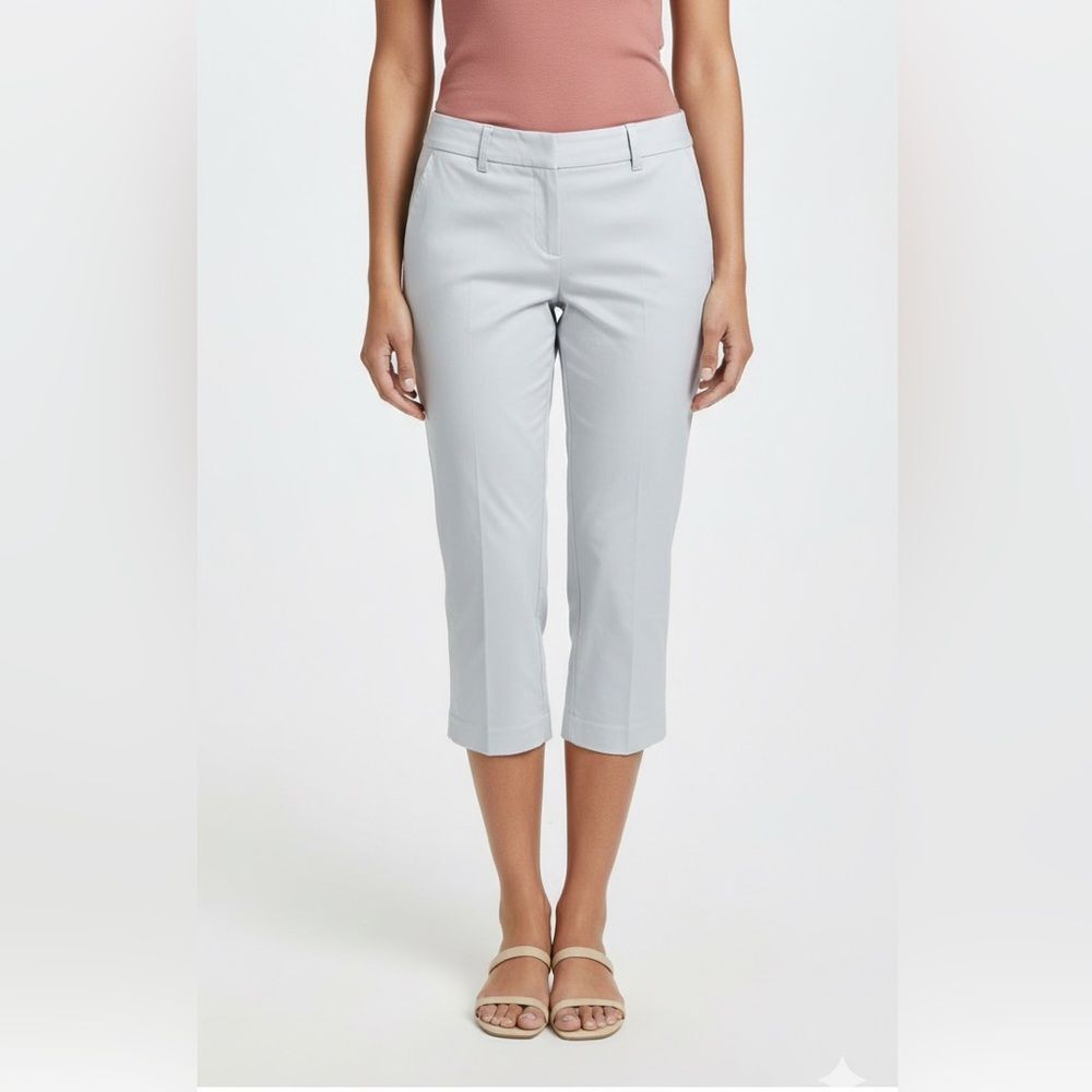Take 50% OFF- Larry Levine Gray Slim Leg Crop Pants, Size-6P